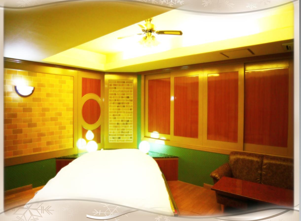 Kyoto Hotel Crown (Adults Only) Екстер'єр фото