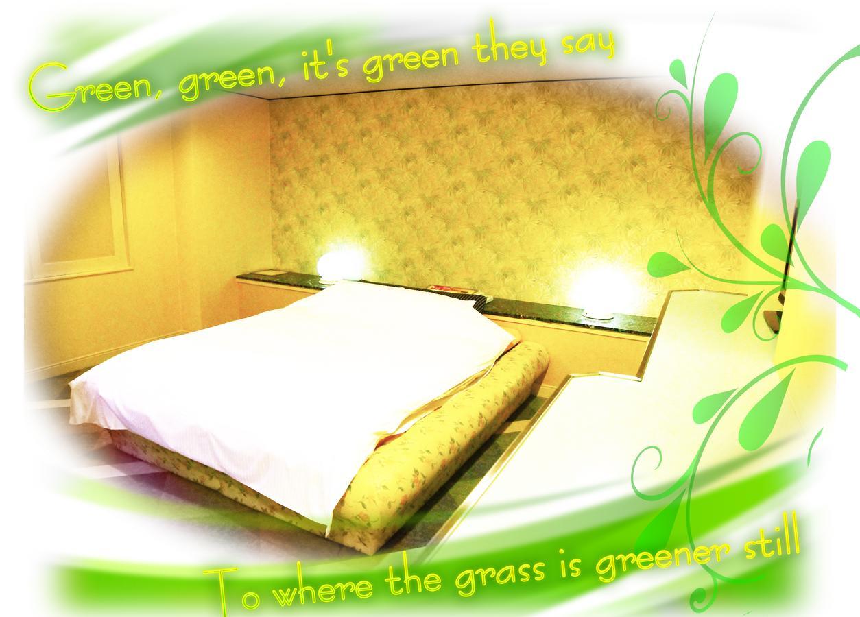 Kyoto Hotel Crown (Adults Only) Екстер'єр фото