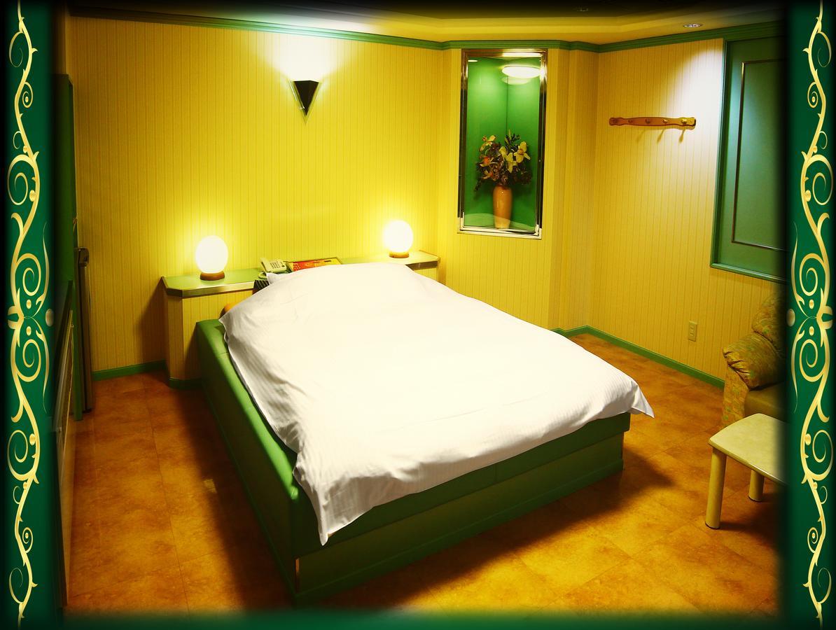 Kyoto Hotel Crown (Adults Only) Екстер'єр фото
